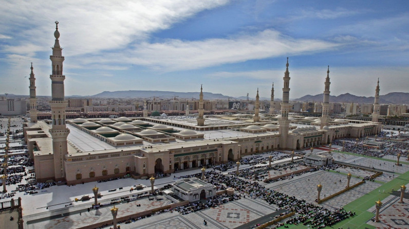 هادي جلو مرعي يكتب: طلع البدر علينا من ثنيات الرياض